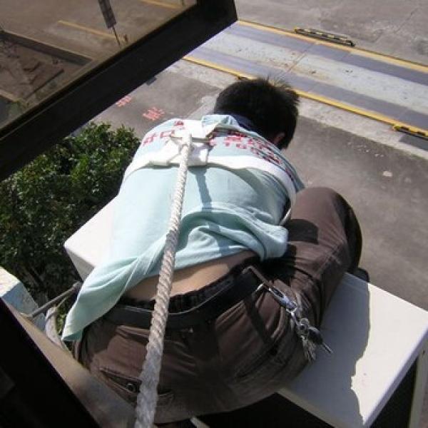 六里桥空调维修加氟，清凉一夏日